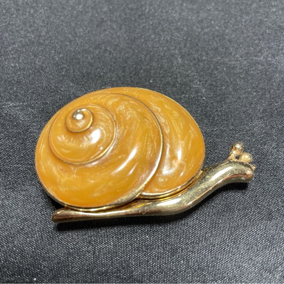 Estée Lauder Snail solid perfume compact - Picture 1 of 7